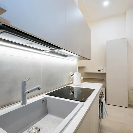 House Leo & Leya Apartman *