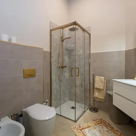House Leo & Leya Apartman *